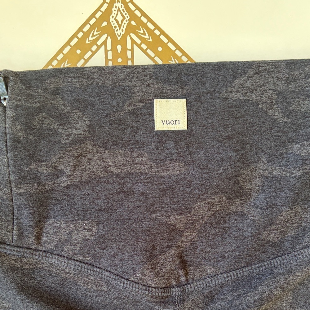 Vuori Charcoal Grey Camo High-Waist Leggings
